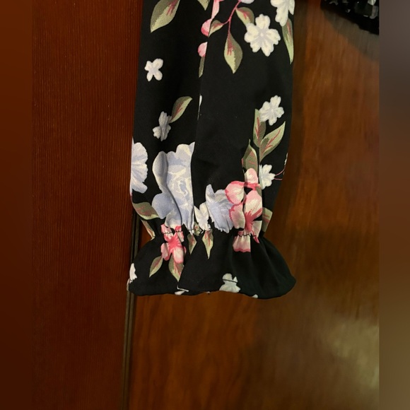 NWT | Ardene Floral Top - Picture 4 of 7